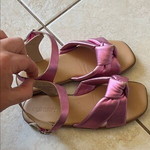 Old Navy Girls Shiny Pink Knot Sandals